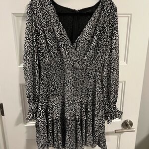 Dynamite Monochrome Long Sleeve Dress